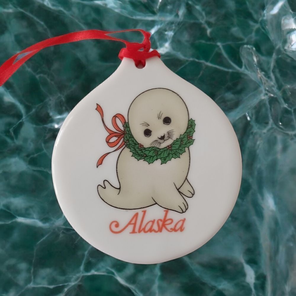 ALASKA Ceramic Baby Seal Ornament Christmas Round Vintage 90s‎ Winter Porcelain.